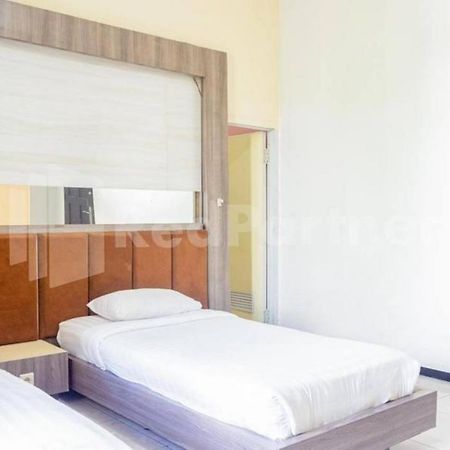 My Hommy Homestay Mitra Reddoorz Σουραμπάγια Εξωτερικό φωτογραφία