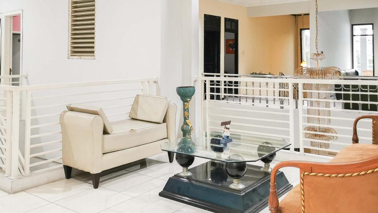 My Hommy Homestay Mitra Reddoorz Σουραμπάγια Εξωτερικό φωτογραφία