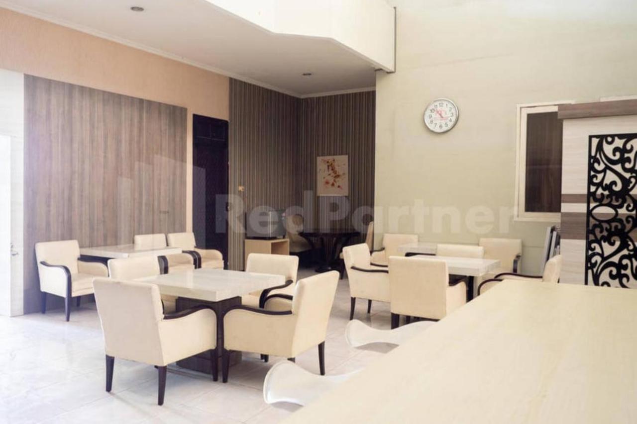 My Hommy Homestay Mitra Reddoorz Σουραμπάγια Εξωτερικό φωτογραφία