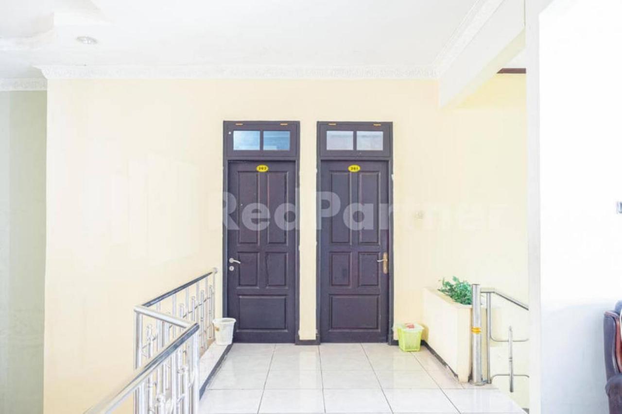 My Hommy Homestay Mitra Reddoorz Σουραμπάγια Εξωτερικό φωτογραφία